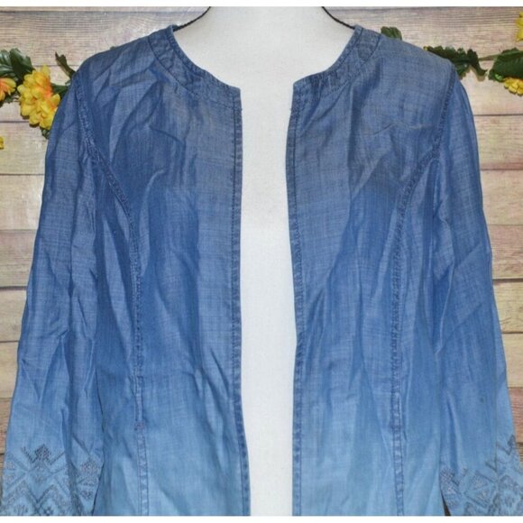 Chico's 1 Blue Ombre Open Front Chambray Shacket Jacket Size M 8 Pockets - Picture 2 of 13